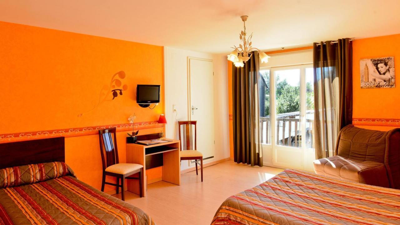 Logis Hotel L'Amandier Morlaas Exterior foto